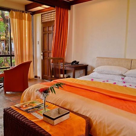 Punta Bulata White Beach Resort & Spa Cauayan  Екстериор снимка